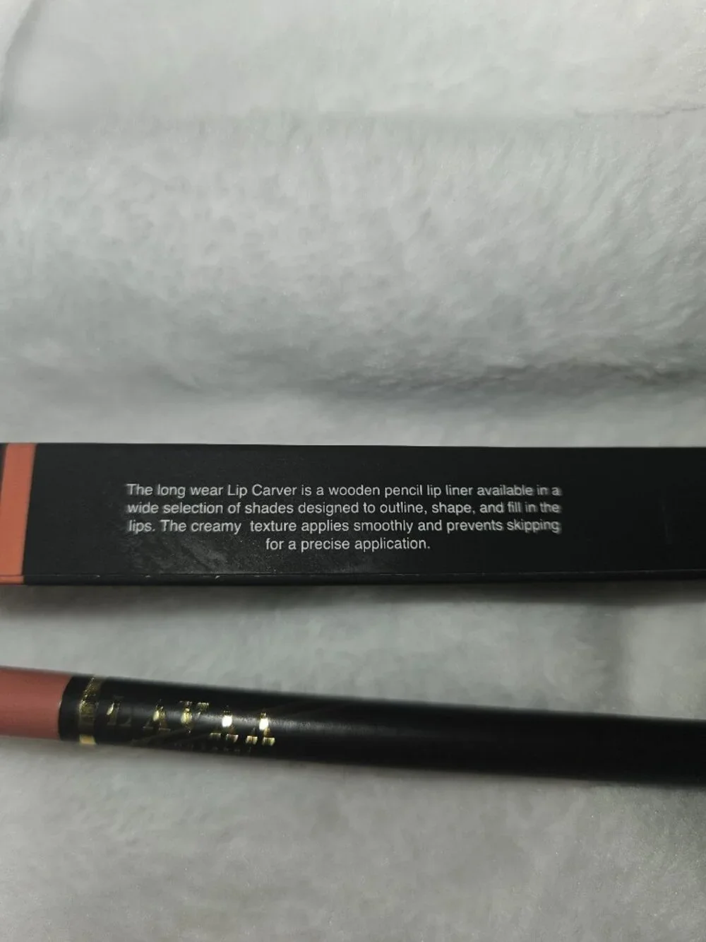 NIB Lavaa Lip Carver Lip Liner Pencil in 